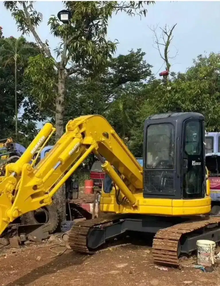 Excavator komatsu PC75UU-3 dijual