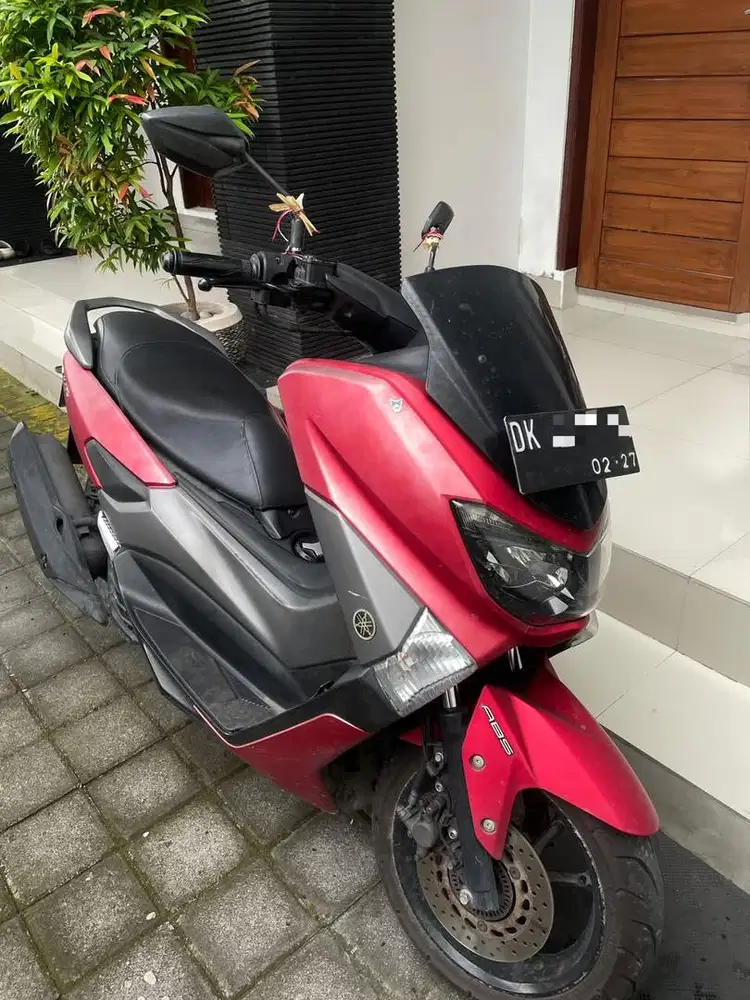 Jual NMAX ABS 2016 warna merah.