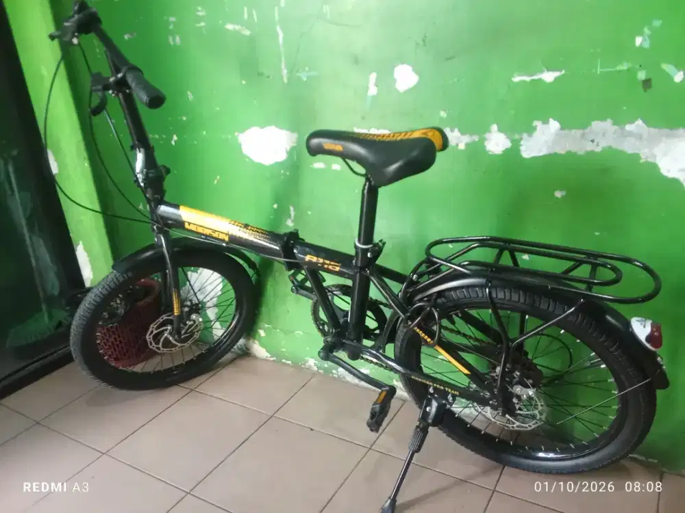 Sepeda lipat seperti baru