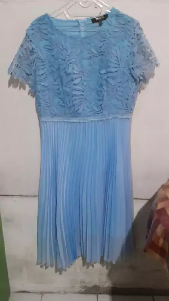 Gaun Pesta Warna Biru