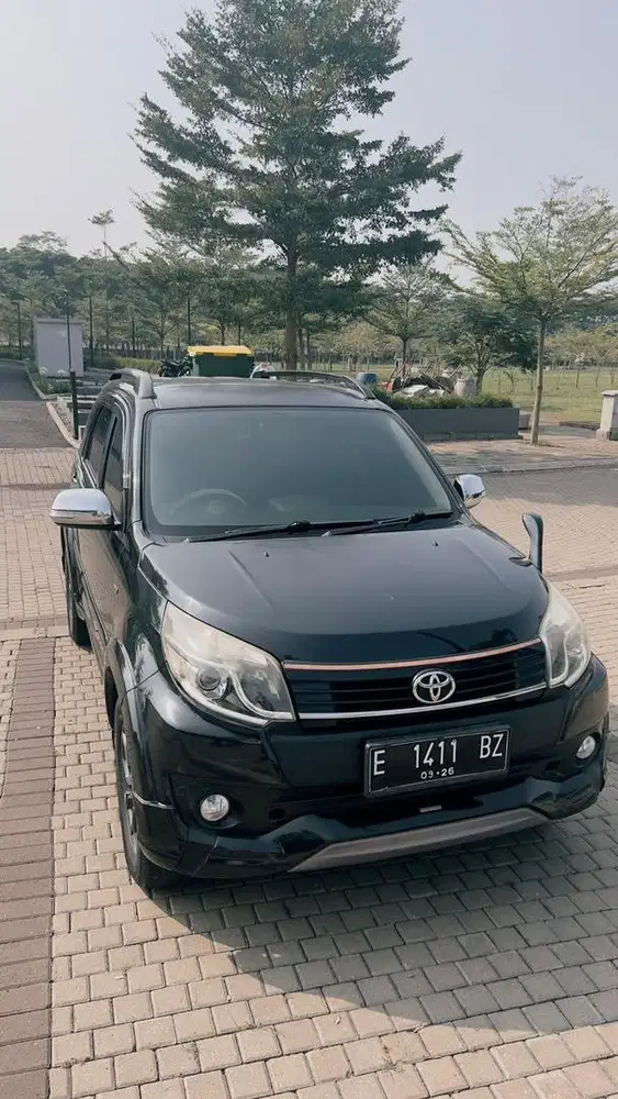Toyota Rush Black Ultimo Sportivo M/T 2016