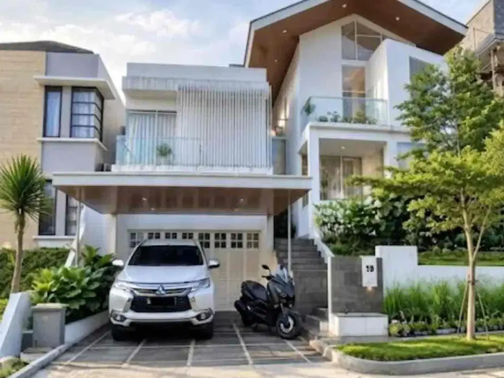 dijual rumah villa aktif 4 lantai dengan kolam renang pribadi di Resort Dago pakar Bandung