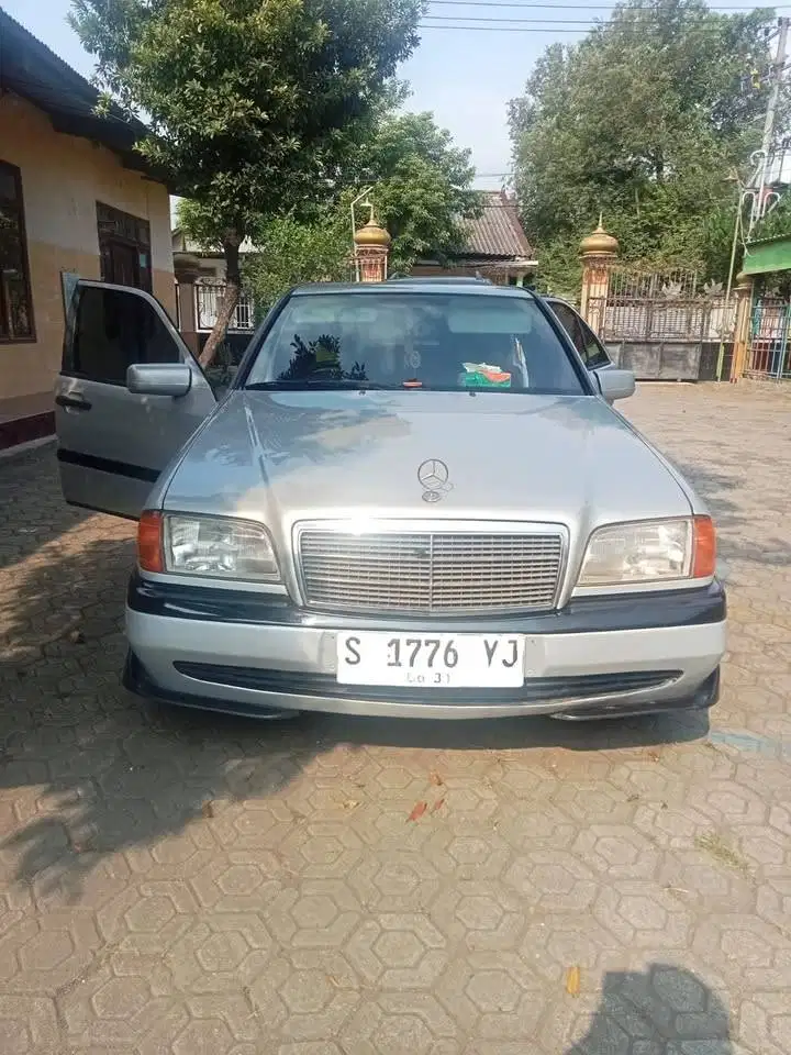 Mercedes benz C180 1996 Fauzi bisa tukar tambah sekoto badas kediri