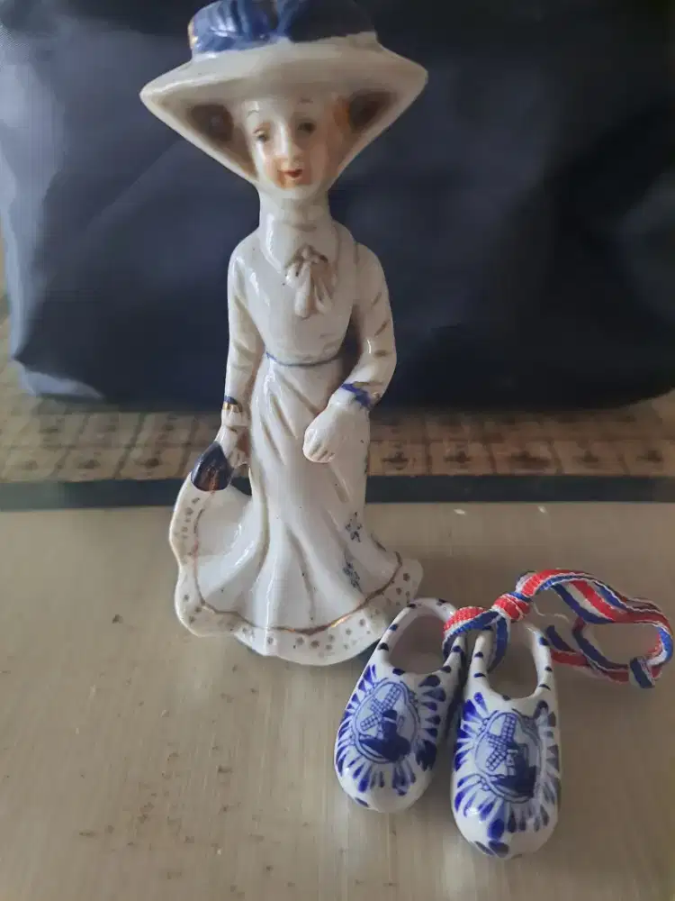 Pajangan figure Dutch lady bonus sepatu klopen mini