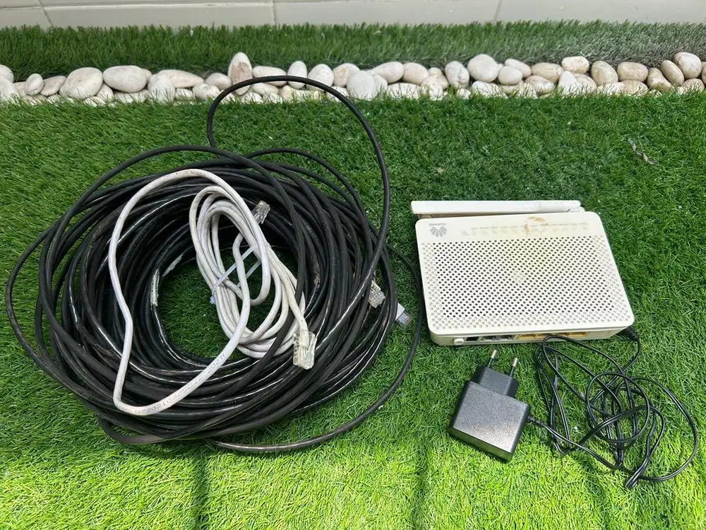 Router Huawei dan Kabel LAN Outdoor 20 meter