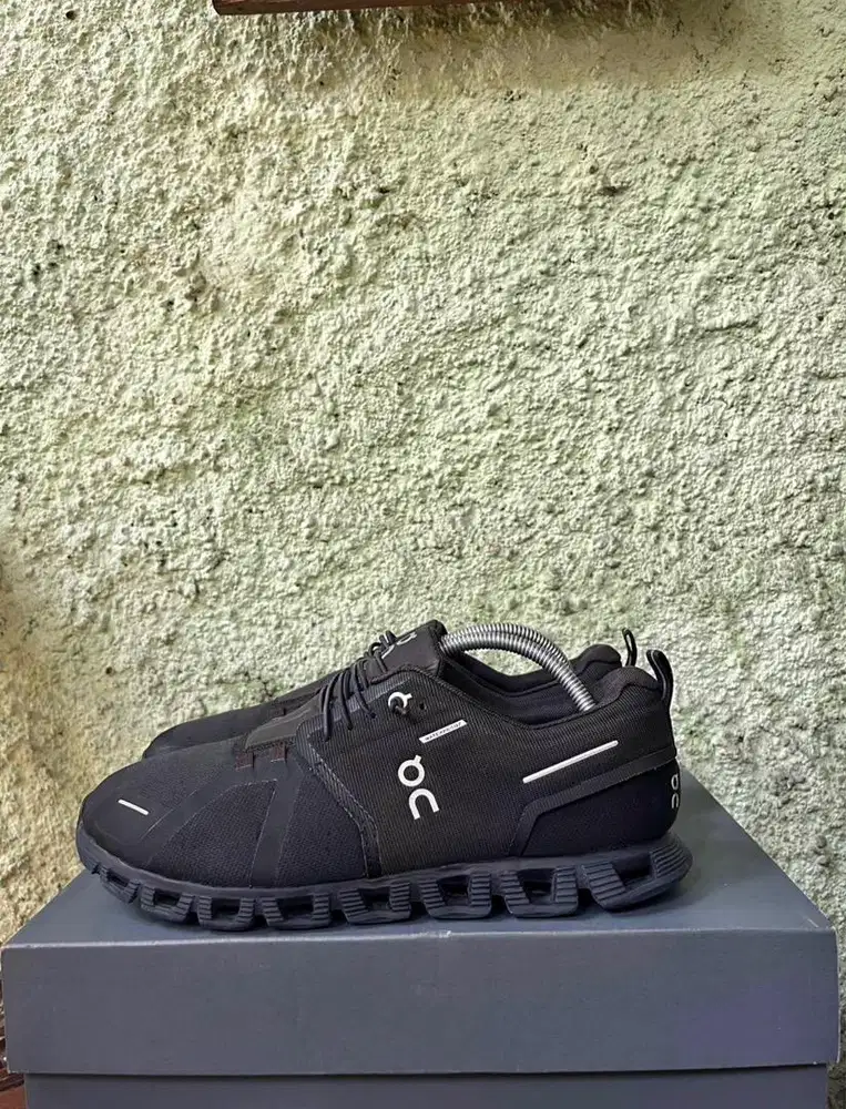 On Cloud 5 Waterproof black