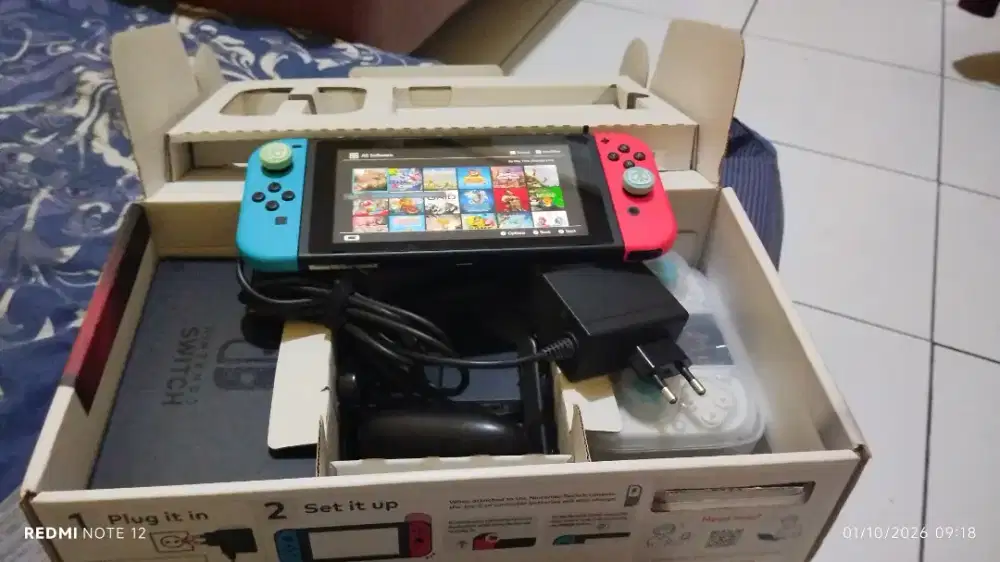 Nintendo switch V1 CFW fullset 256GB + joycon aolion