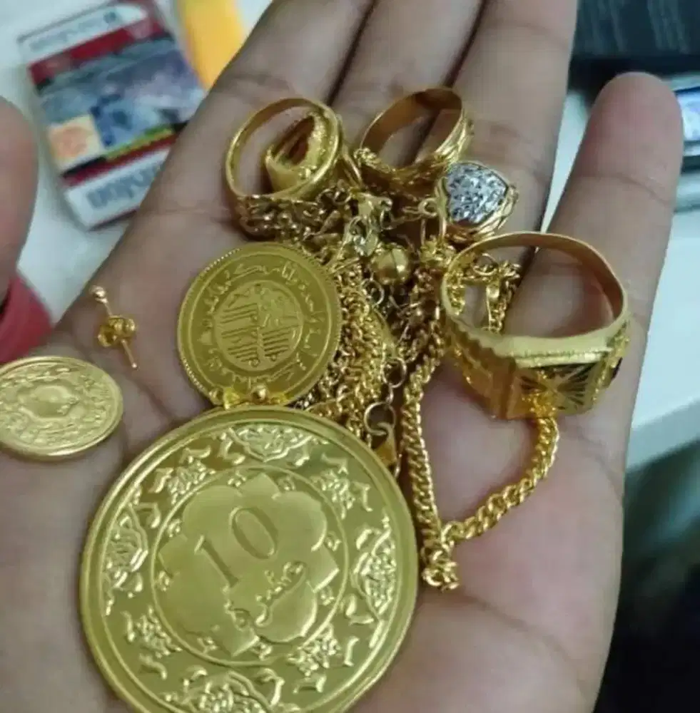 Jual beli emas dan logam mulia
