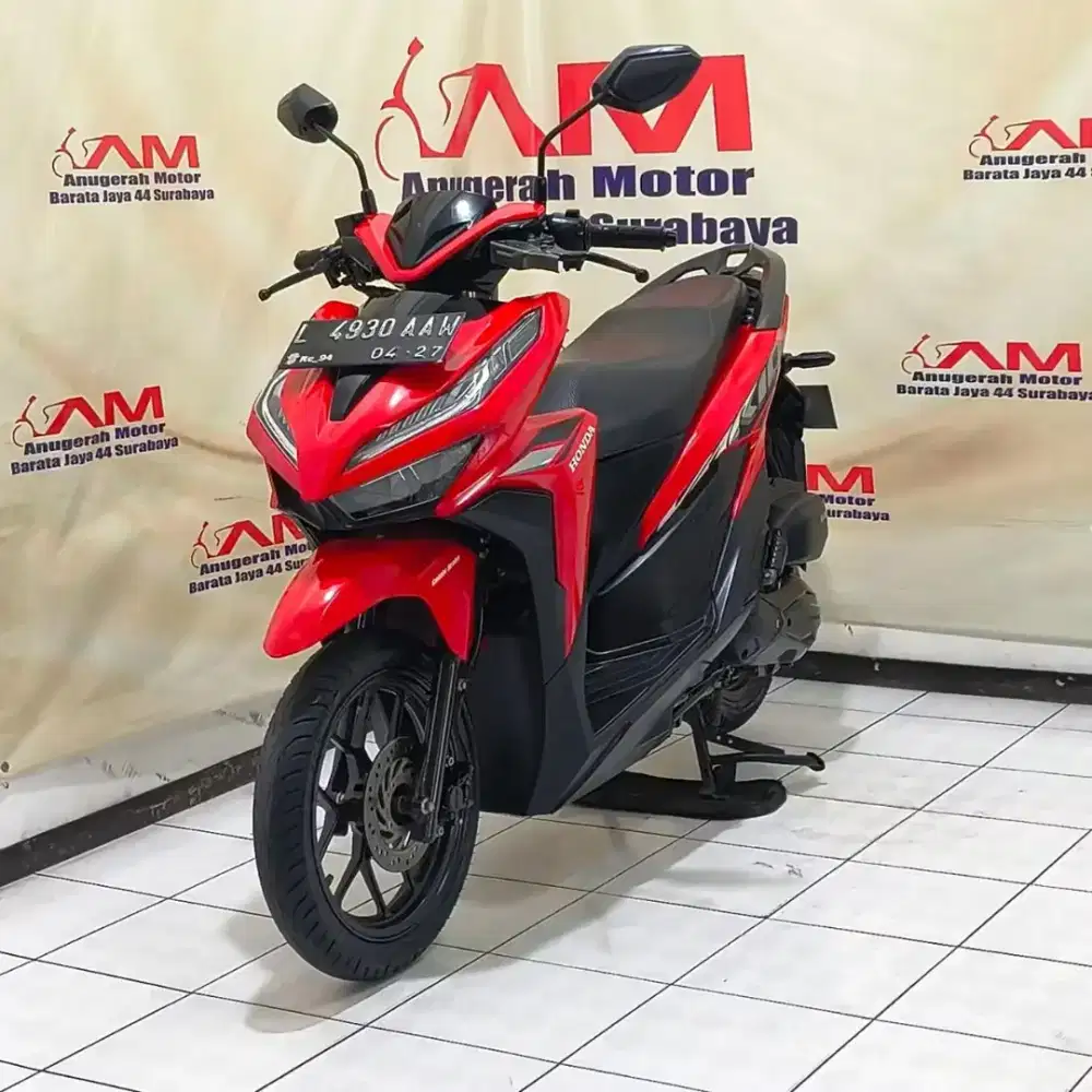 Honda Vario 125 Tahun 2022 warna merah glossy