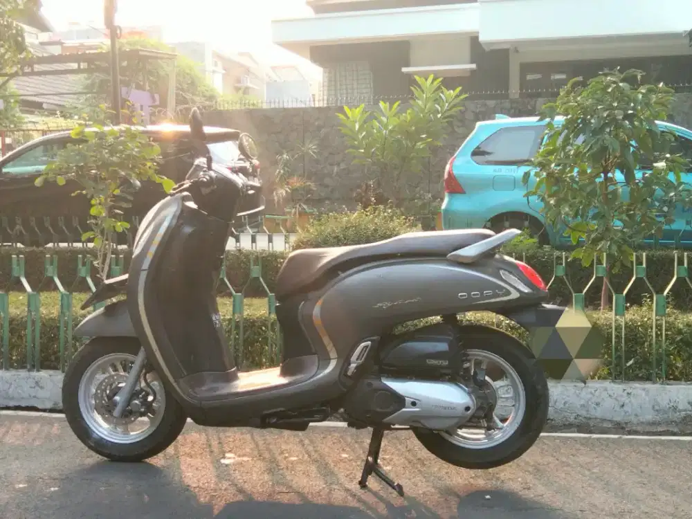 di jual cepat Honda Scoopy prestige Keyless Thn 2021 abu2 BU. 13,7 jt