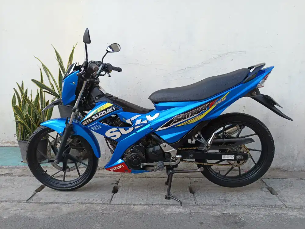 Suzuki satria f 150 2015 lengkap mesin halus