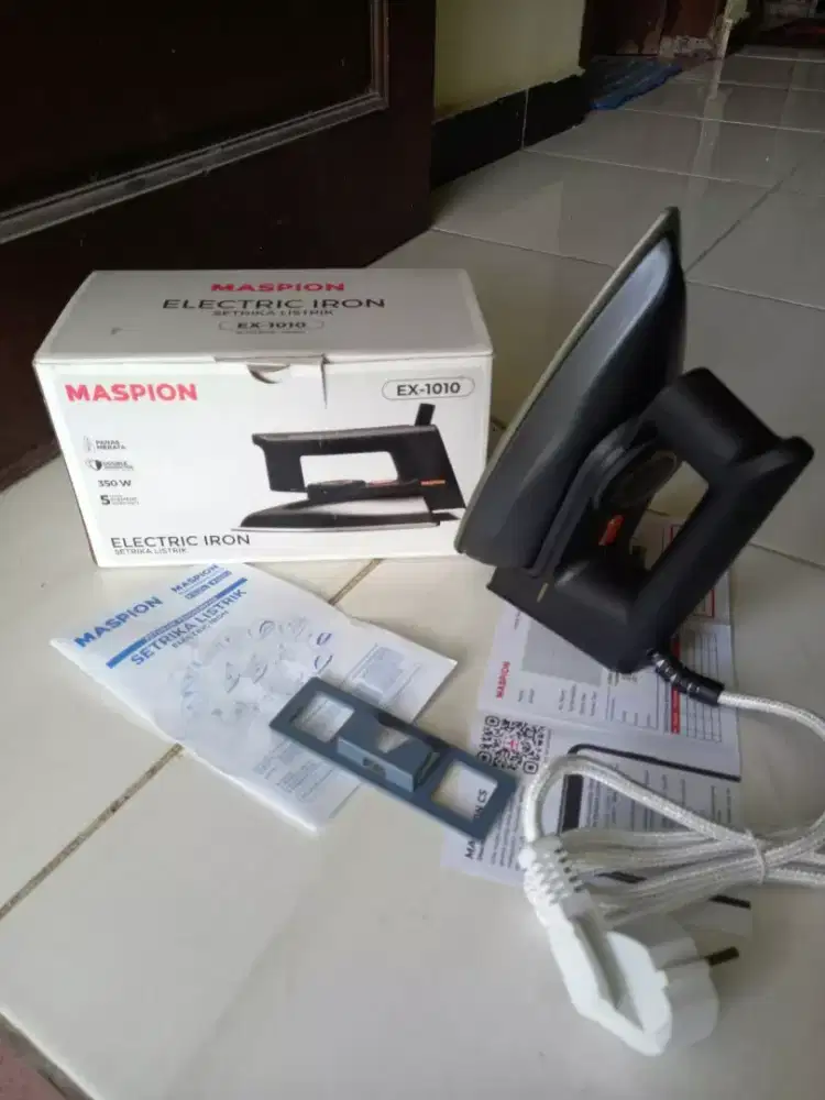 Maspion Setrika Automatic Iron EX-1010 Blackberry