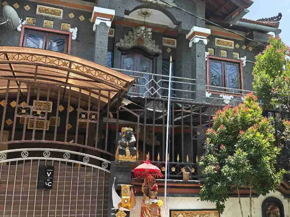 Jual 115m 2 Rumah 2 lantai di Moh. Yamin Renon Denpasar