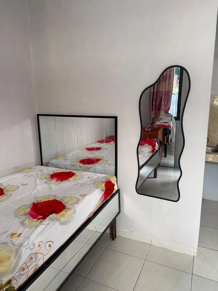 DISEWAKAN kost putri