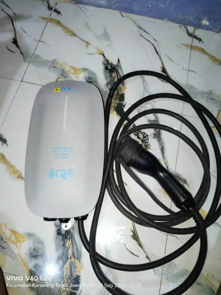 Charger mobil listrik