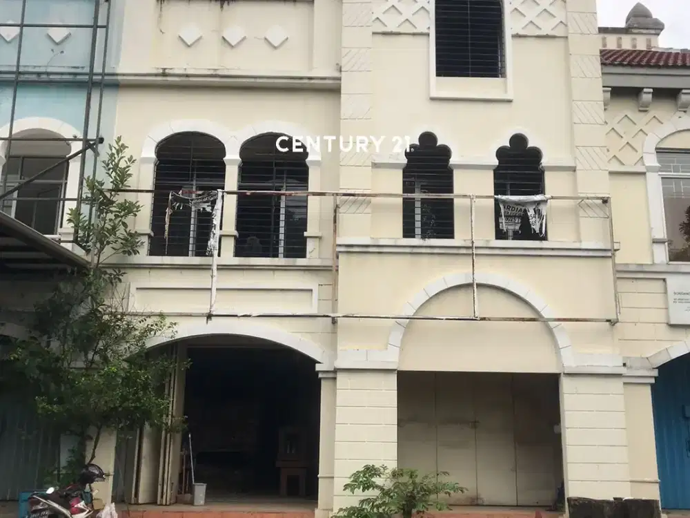 Ruko Strategis Gandeng 2 Lantai Dan 3 Lantai Di Spanish Square