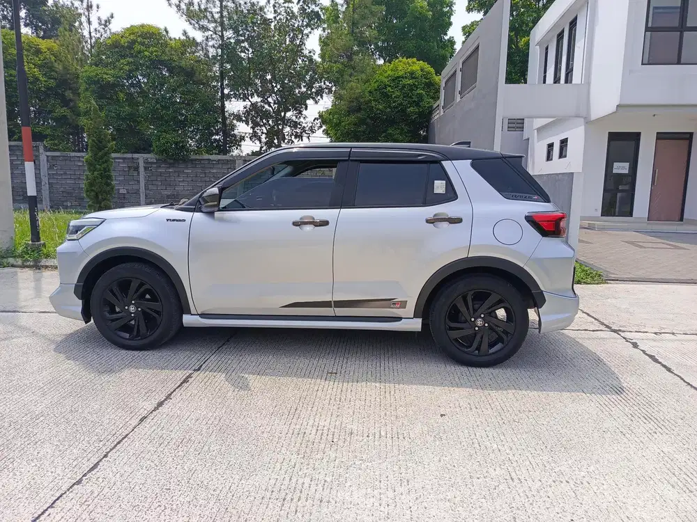 Raize GR Turbo AT two tone 2021 km low