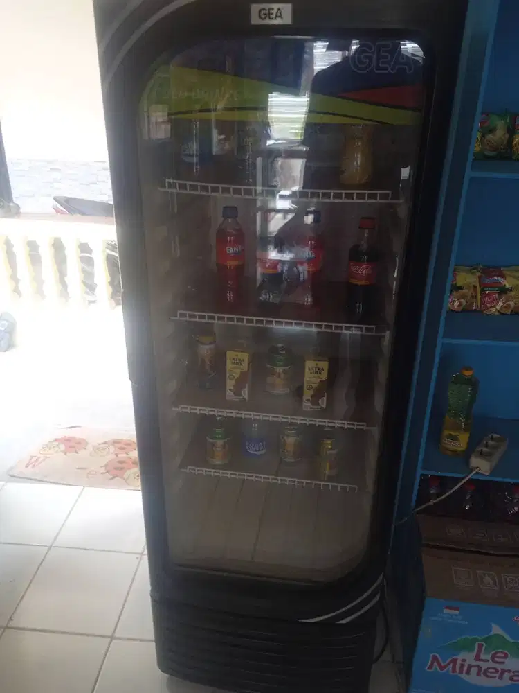 Showcase merk gea 4 rak