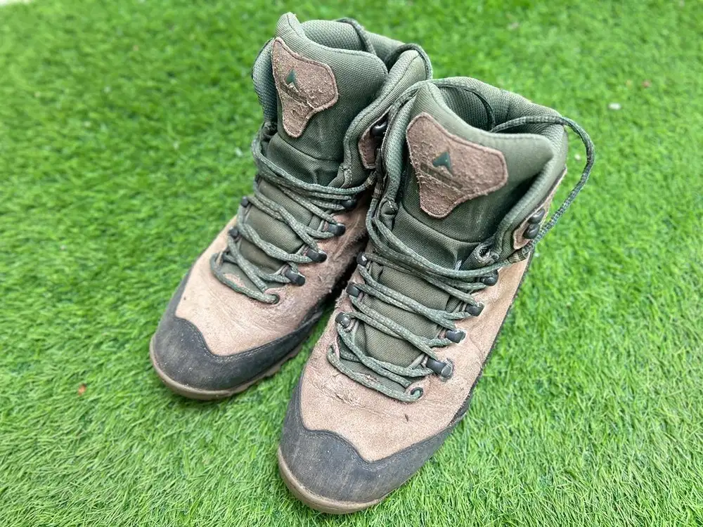 Sepatu Eiger ukuran 43
