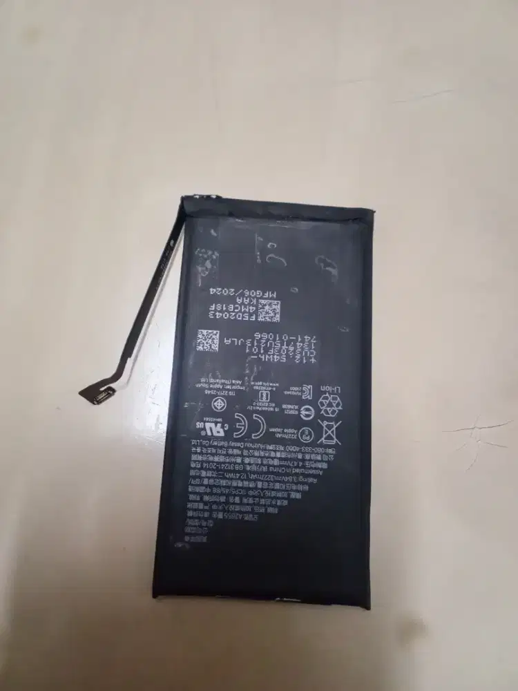 Baterai iPhone 13