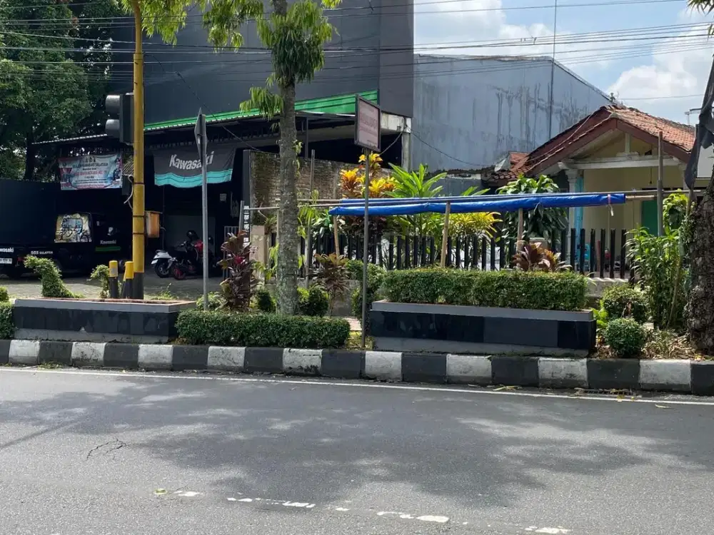 Dijual Cepat Rumah Pinggir Jalan Sudirman, Salatiga