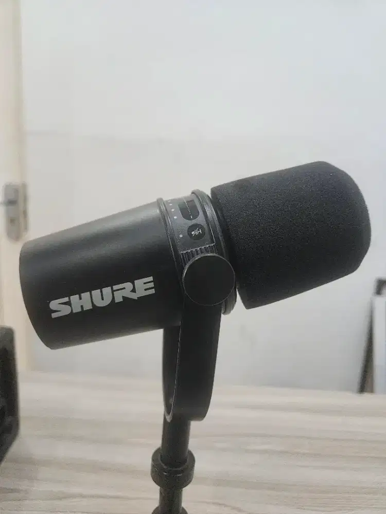 shure mv7 podcast microphone