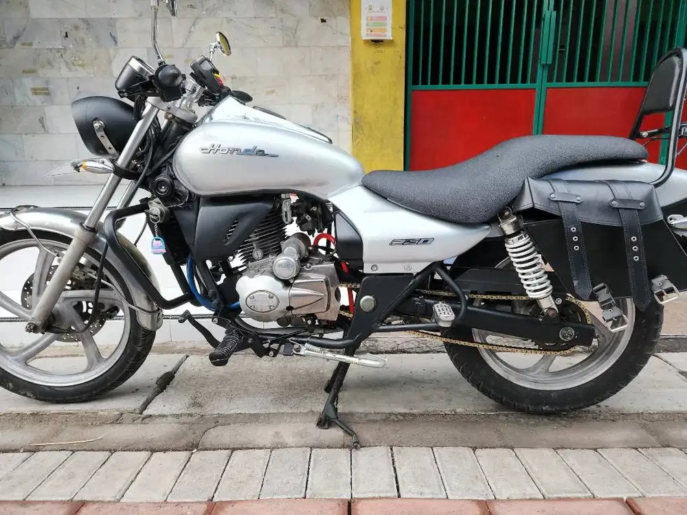 250cc 1 stroke bukan motor custom, low km terawat