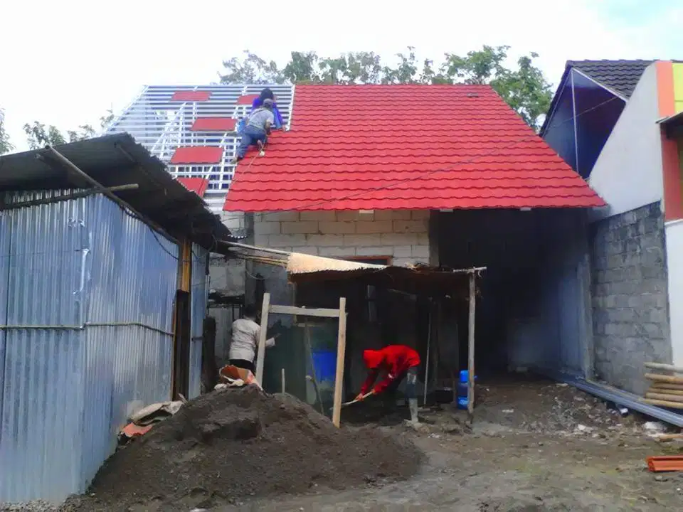Pemasangan Baja Ringan TASO Utk Ganti Atap Kayu Lapuk