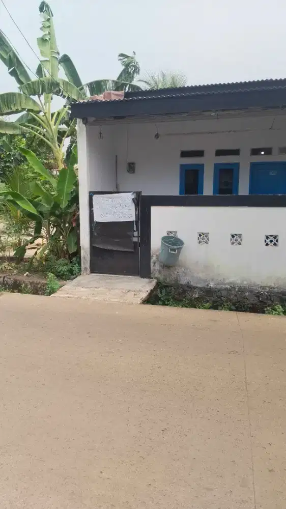 Di kontrakan rumah