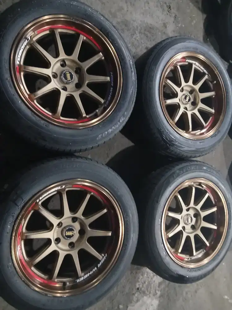 Velg HSR masih kyak baru kondisi 90% ring 17 pcd 5x114
