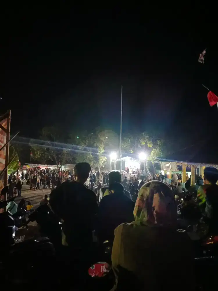 Mencari kerja untuk suami istri