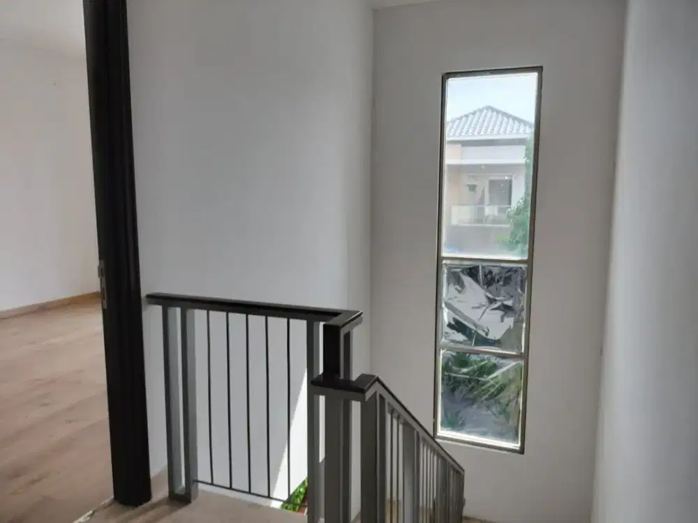 Rumah 8X15 2Lantai 3Kt di Orchestra Beach Golf Island Pik