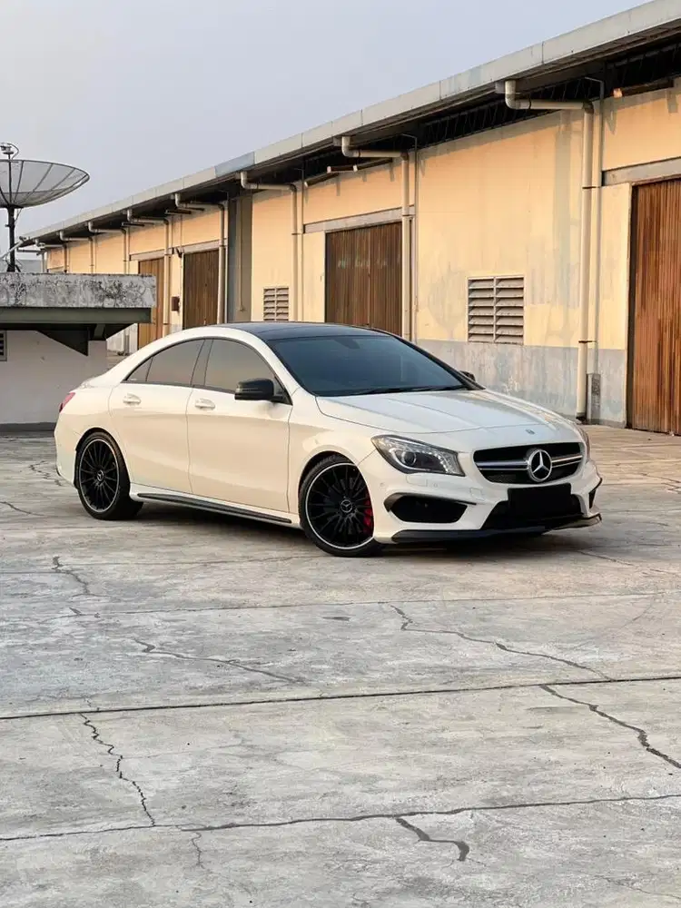 (28.000 ) Mercedes Benz CLA45 CLA 45 AMG 2015 LOW ODO