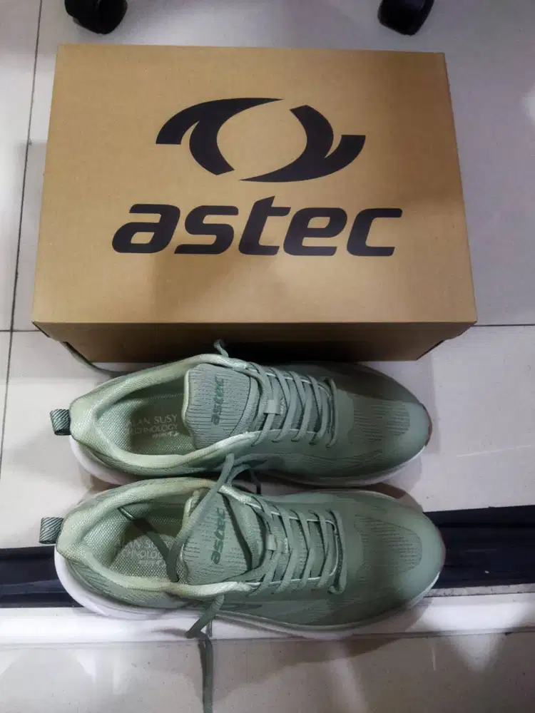 WTS Astec Nox Running warna Olive, size 45