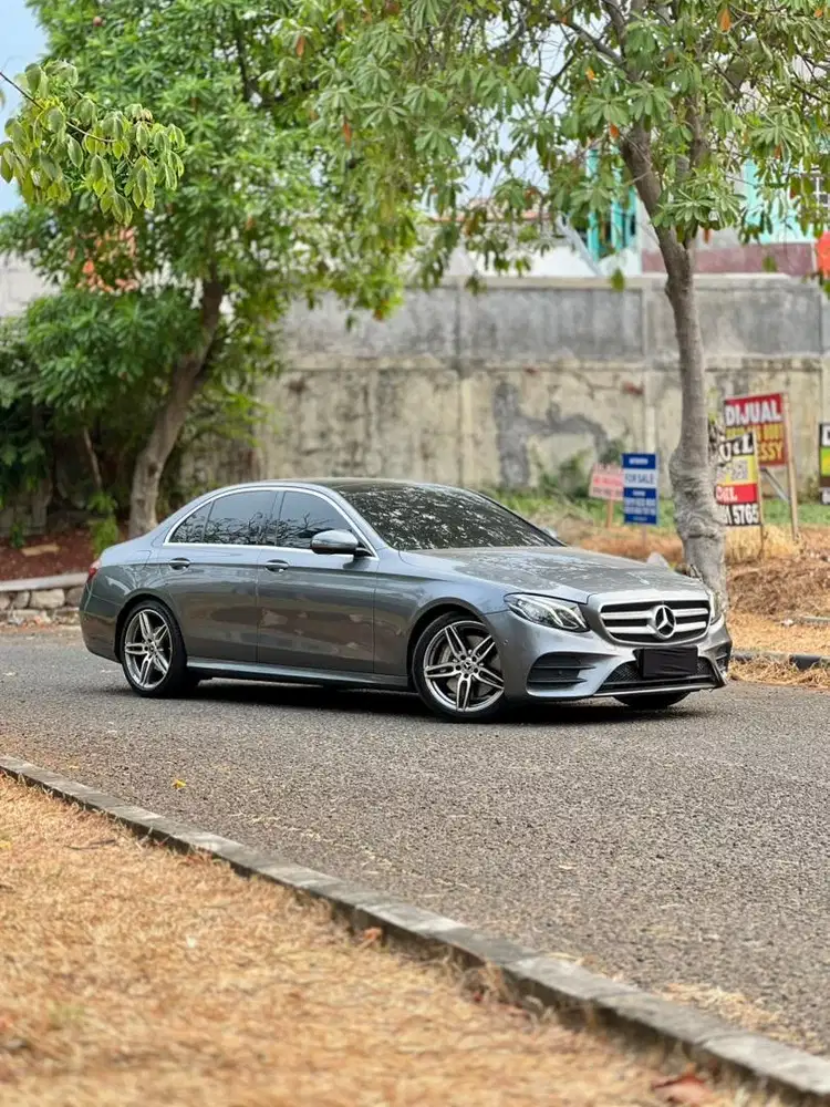 (21.000) Mercedes Benz E300 AMG W213 LOW ODO