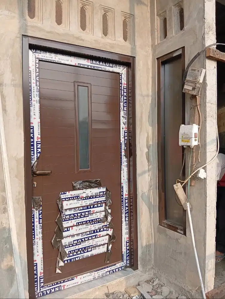 Pintu alumunium minimalis