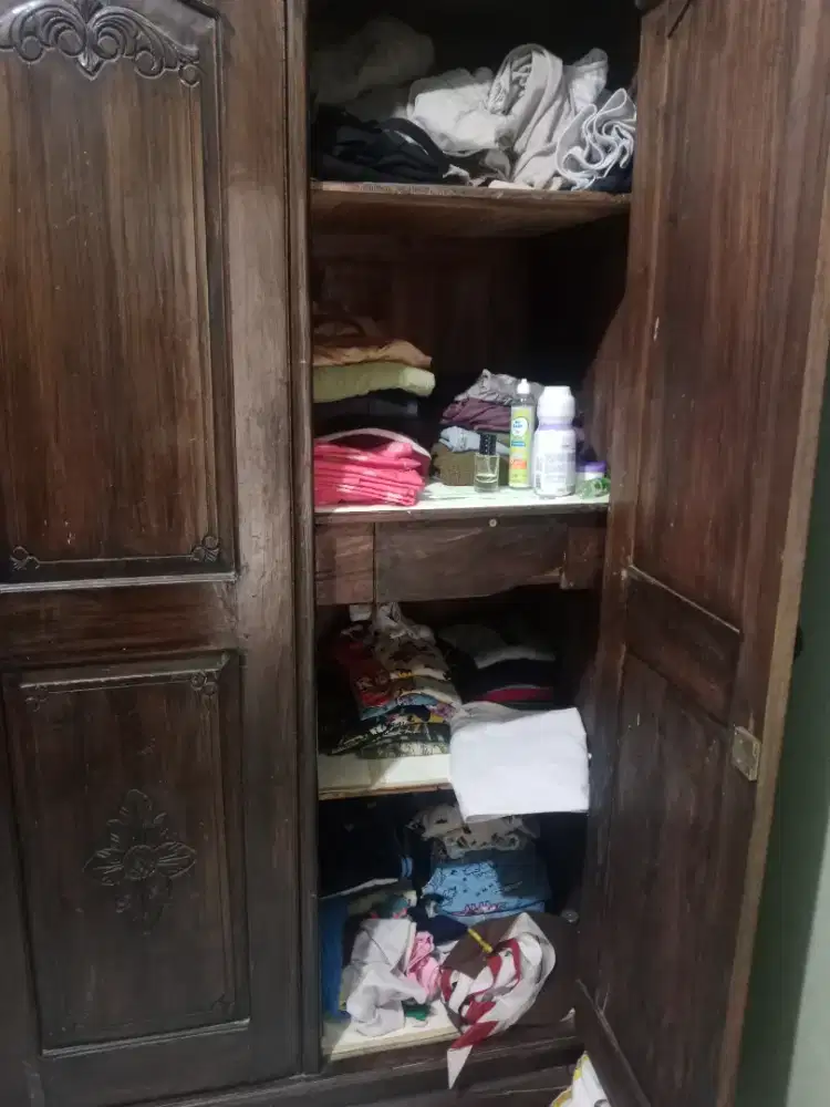Dijual lemari kayu jati