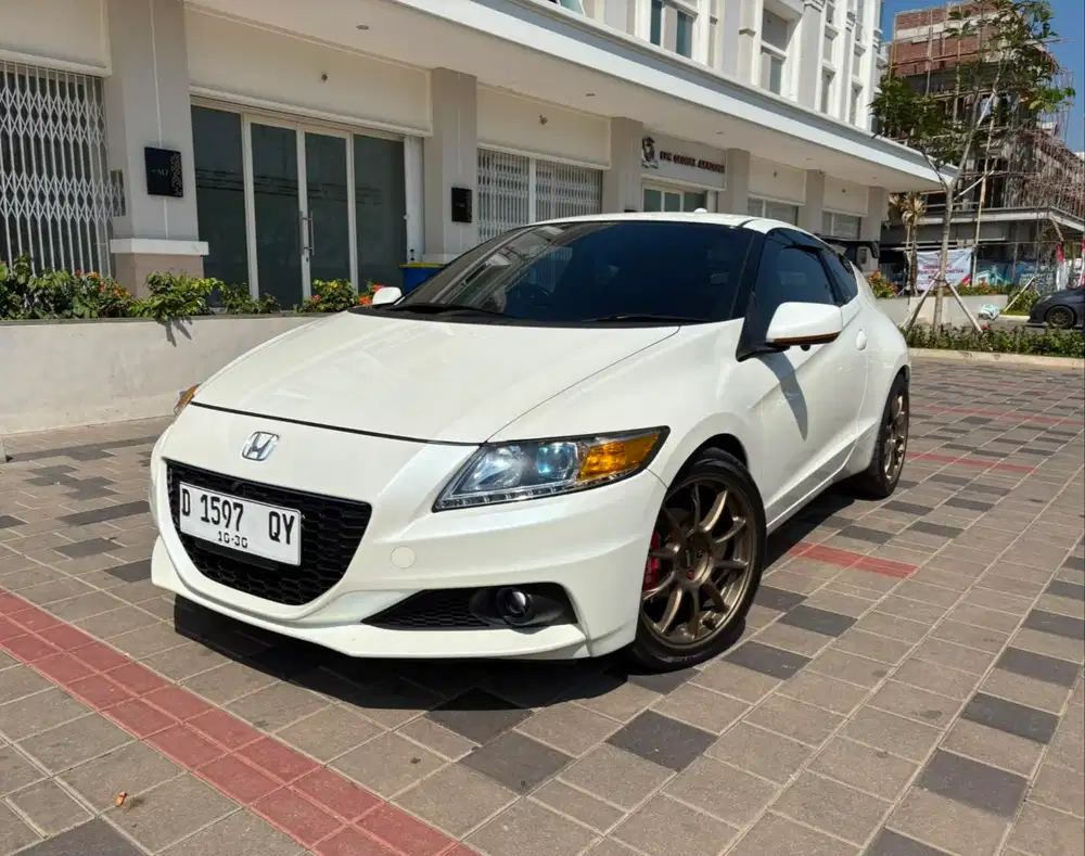 Honda CRZ Hybrid ZF1 1.5 2013 Dp 15jt