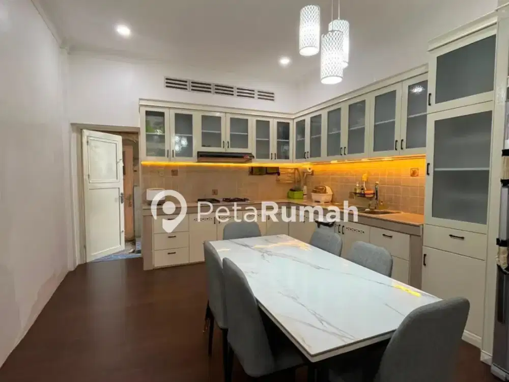 DIJUAL DAN DISEWAKAN TOWNHOUSE KOMPLEK KRAKATAU MAS - DAERAH KRAKATAU (ELVIA)