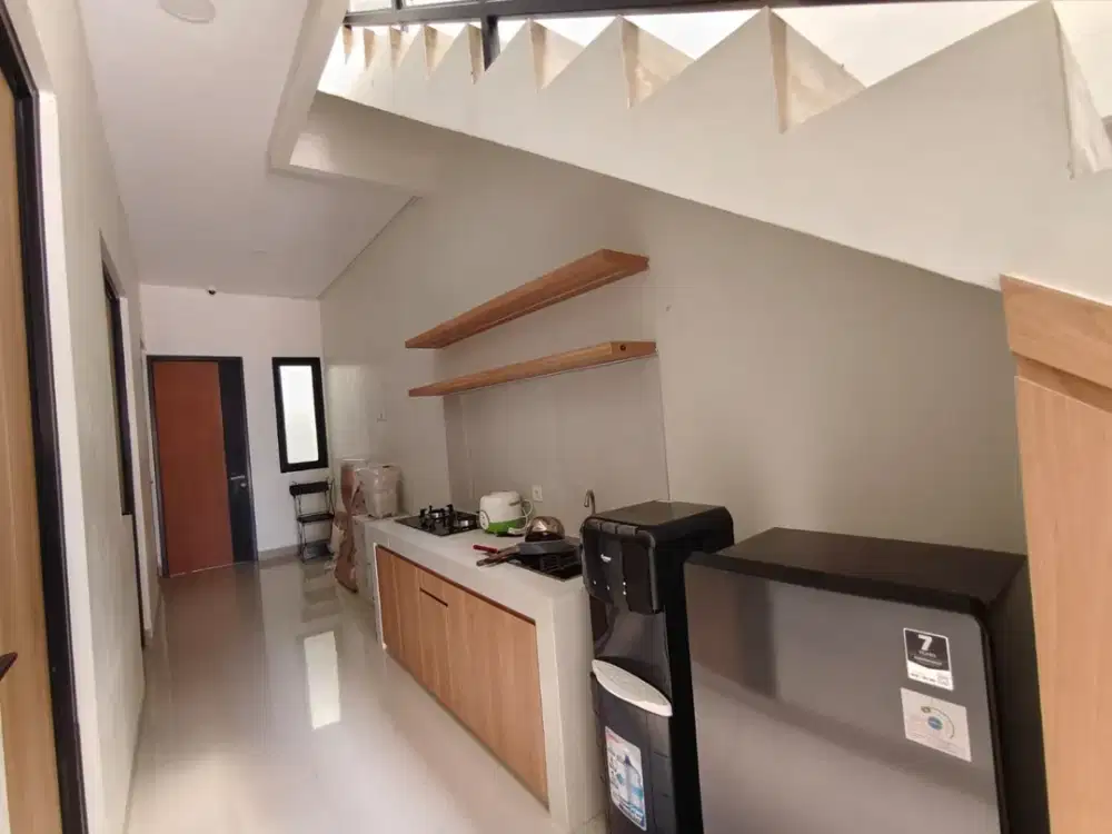 Kost Modern 2 Lantai, Setiap Kamar Sudah Ada Kamar Mandi!