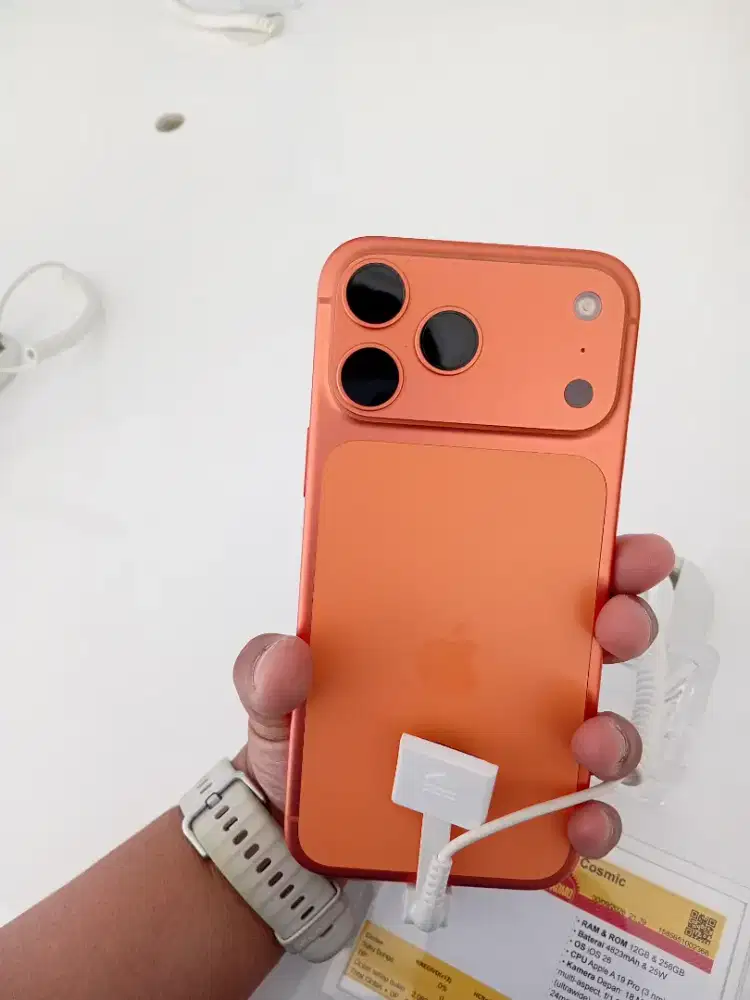 iPhone 17 Pro Max 256GB Cosmic Orange ID