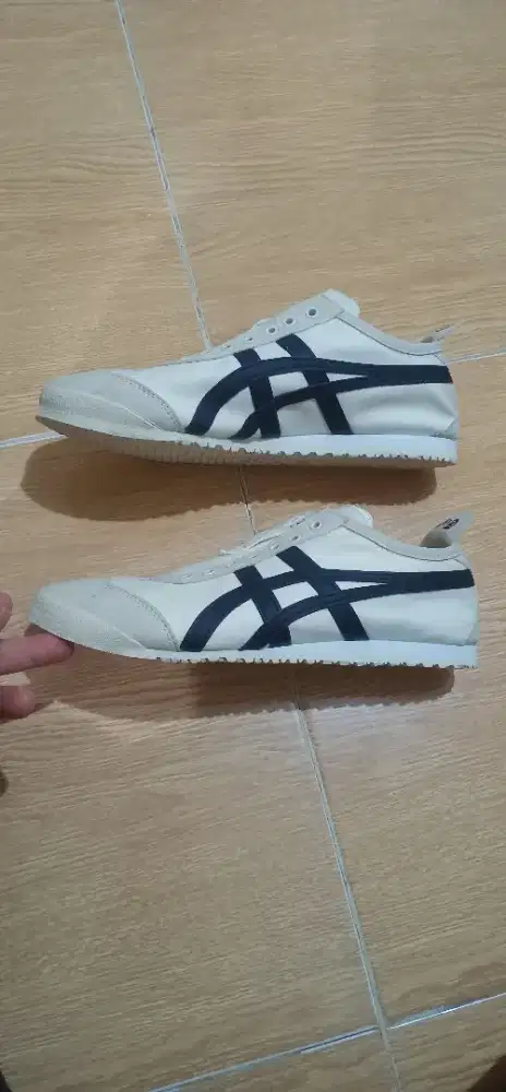 Sepatu onitsuka tiger slip on