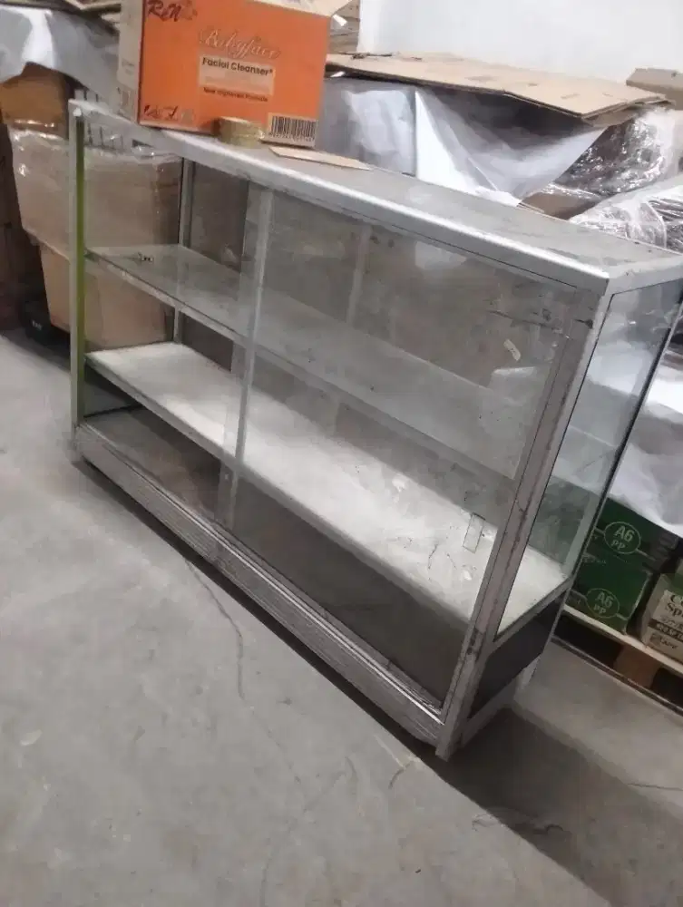 Dijual etalase bekas