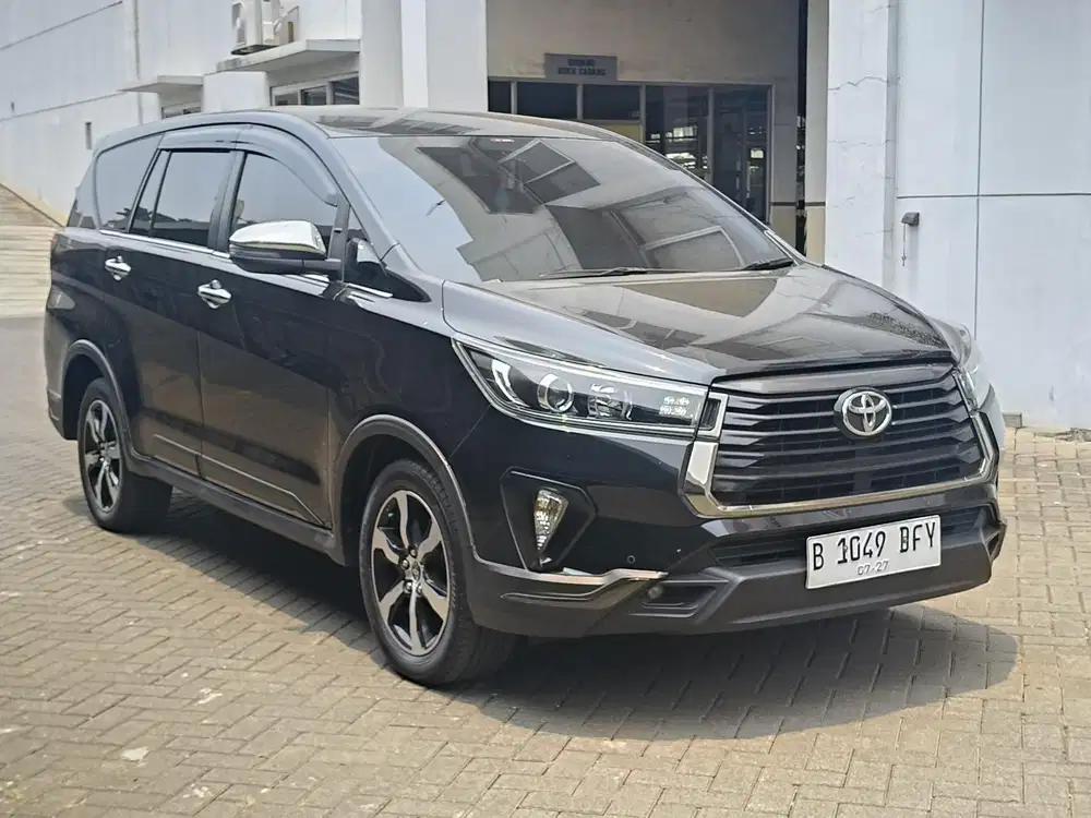 INNOVA VENTURER DIESEL 2.4 AT 2022 Sangat terawat SUPER ISTIMEWA !!
