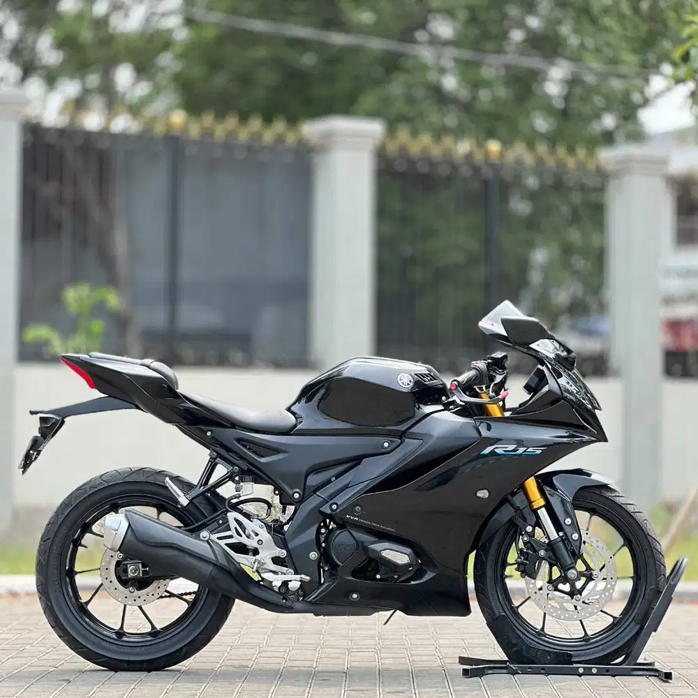 YAMAHA YZF R15 V4 HITAM 2022 KM 5K PAJAK PANJANG FULL MULUS