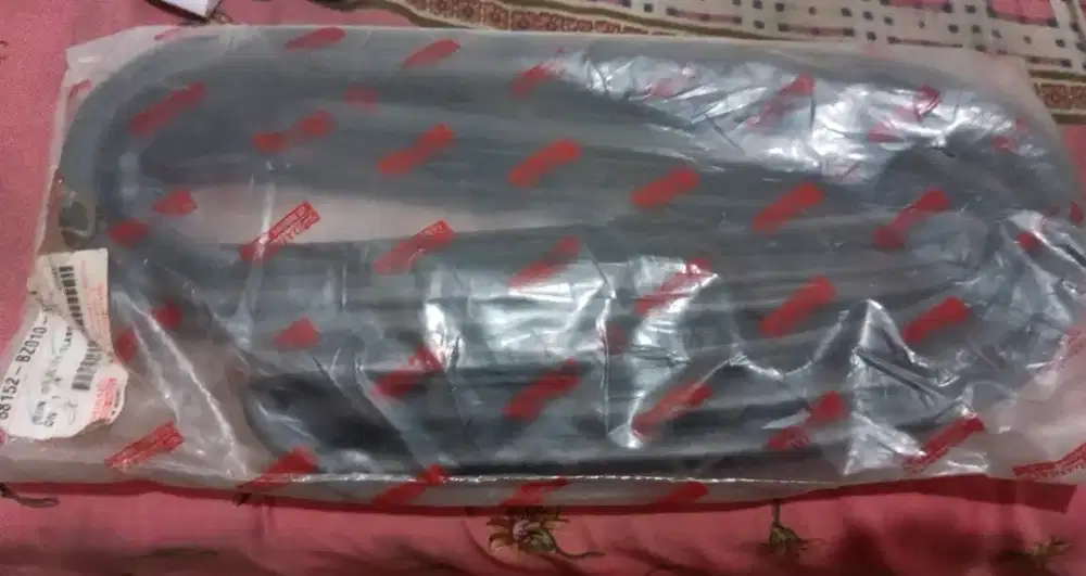 Karet jalur Kaca Pintu belakang Kiri Xenia, Avanza 04-11 Original