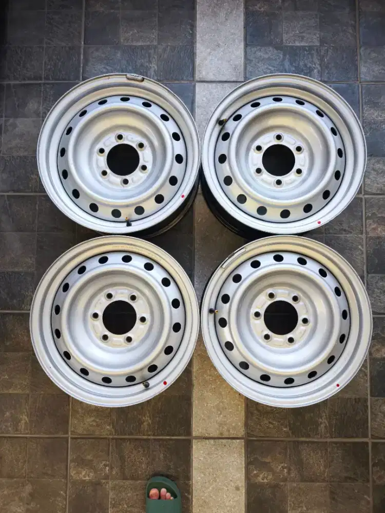 Velg Kaleng Toyota Hilux DC