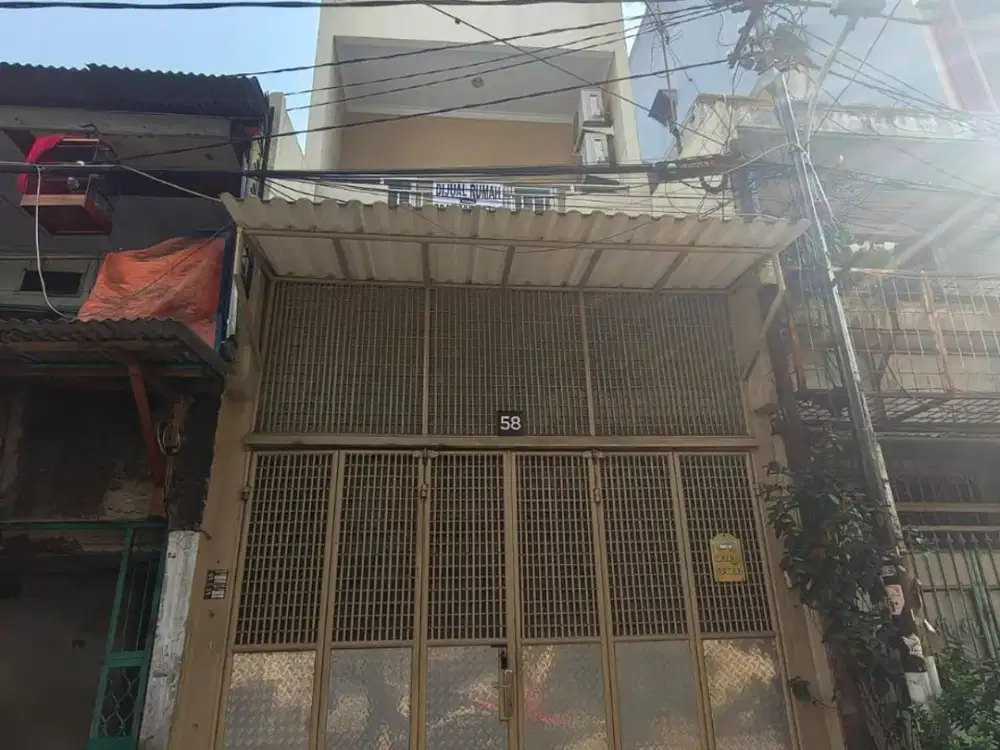 Jual Rumah 3 Lantai di Tamansari, Jakarta Barat