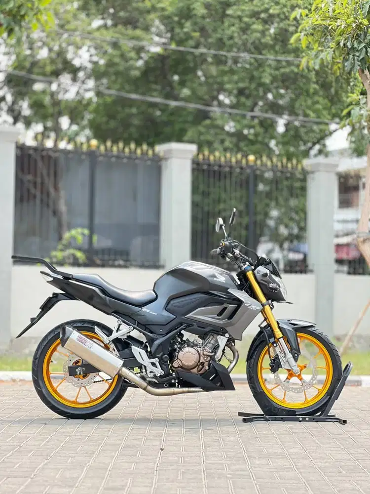 HONDA NEW CB 150R 2021 HITAM KM LOW PAJAK ON SUPERB