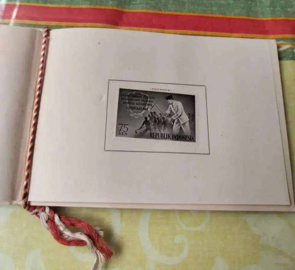Perangko Terbitan pertama 1961..